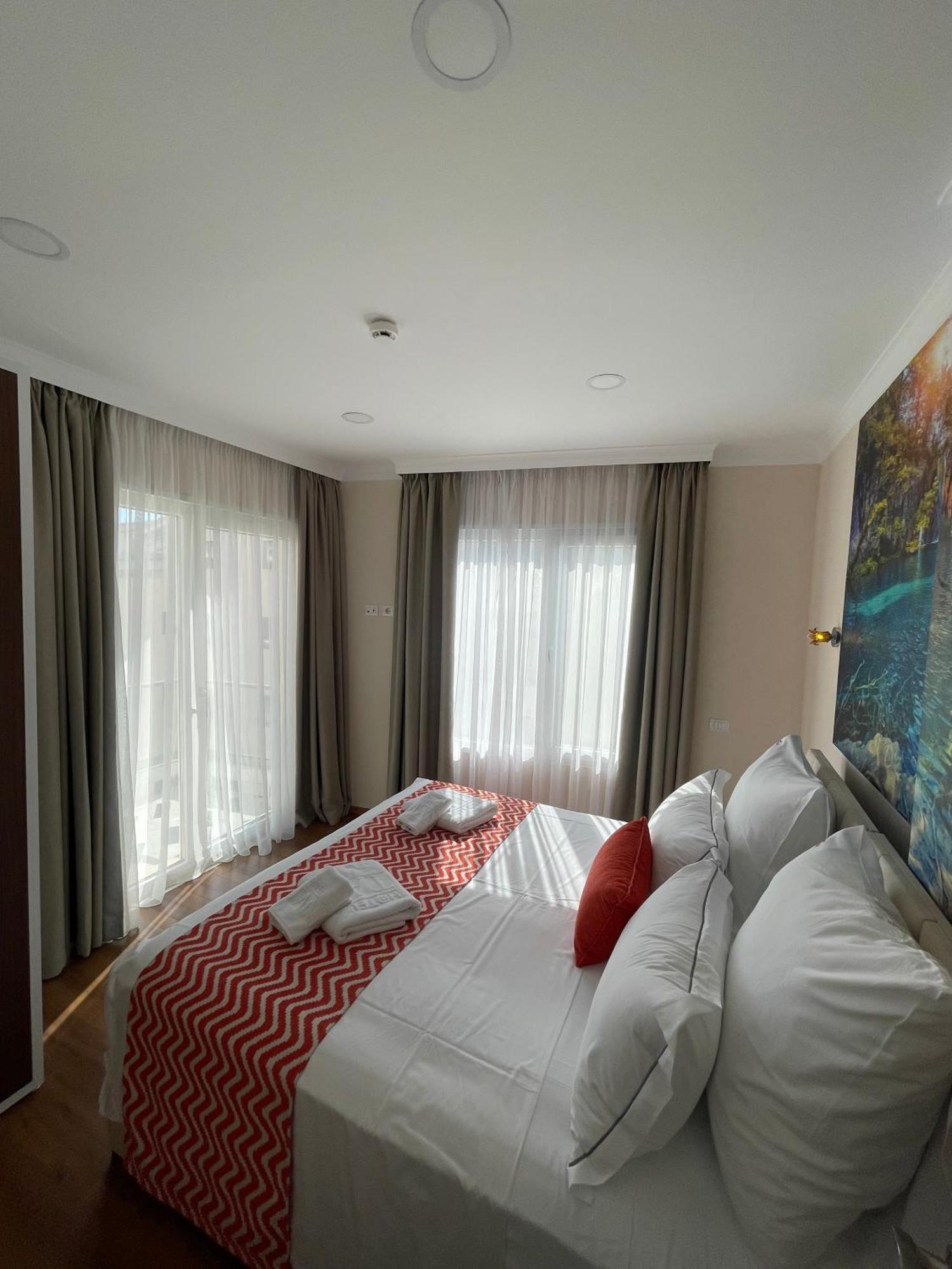 Hotel Britania Vlorë Habitación foto