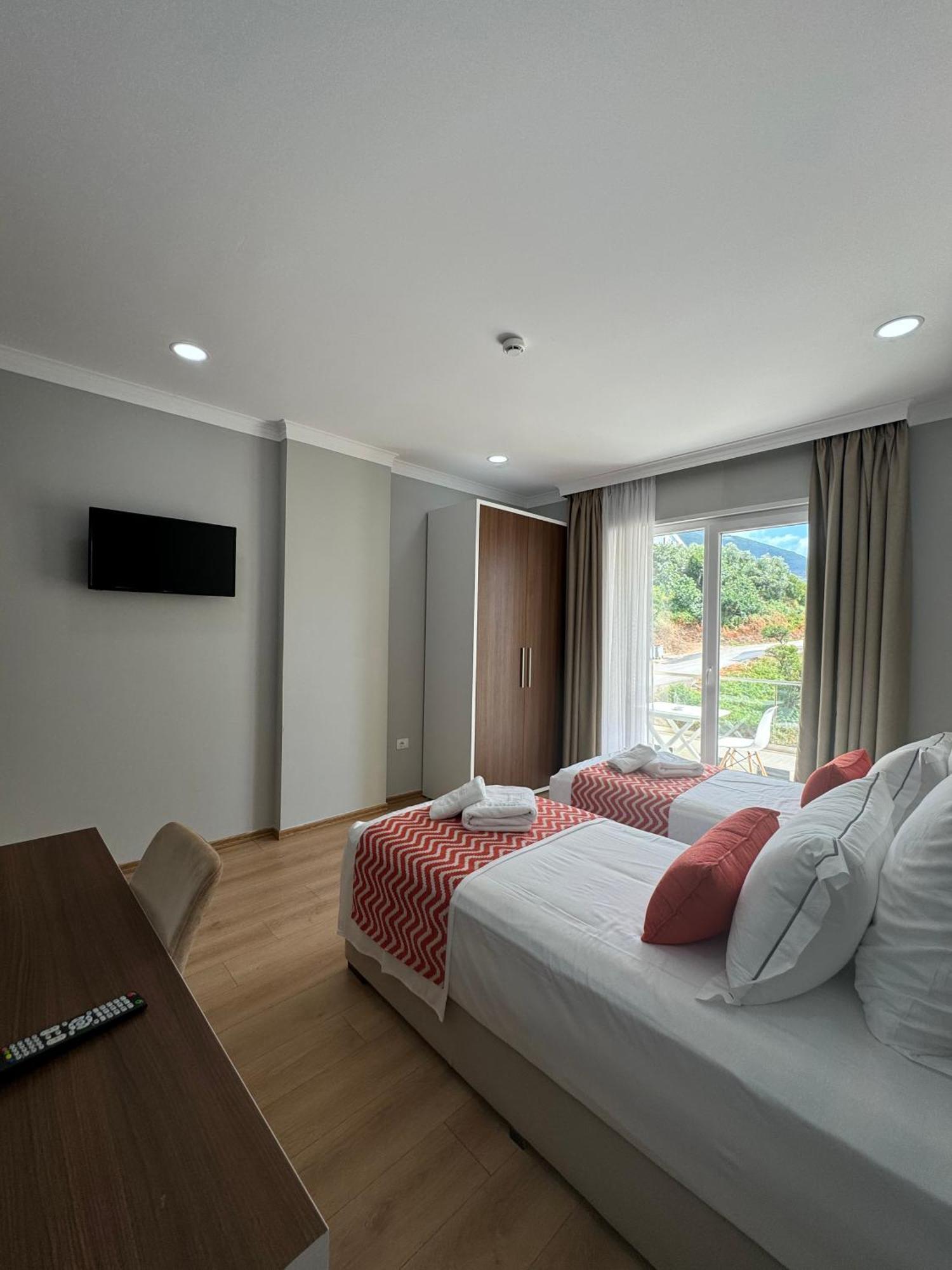 Hotel Britania Vlorë Habitación foto