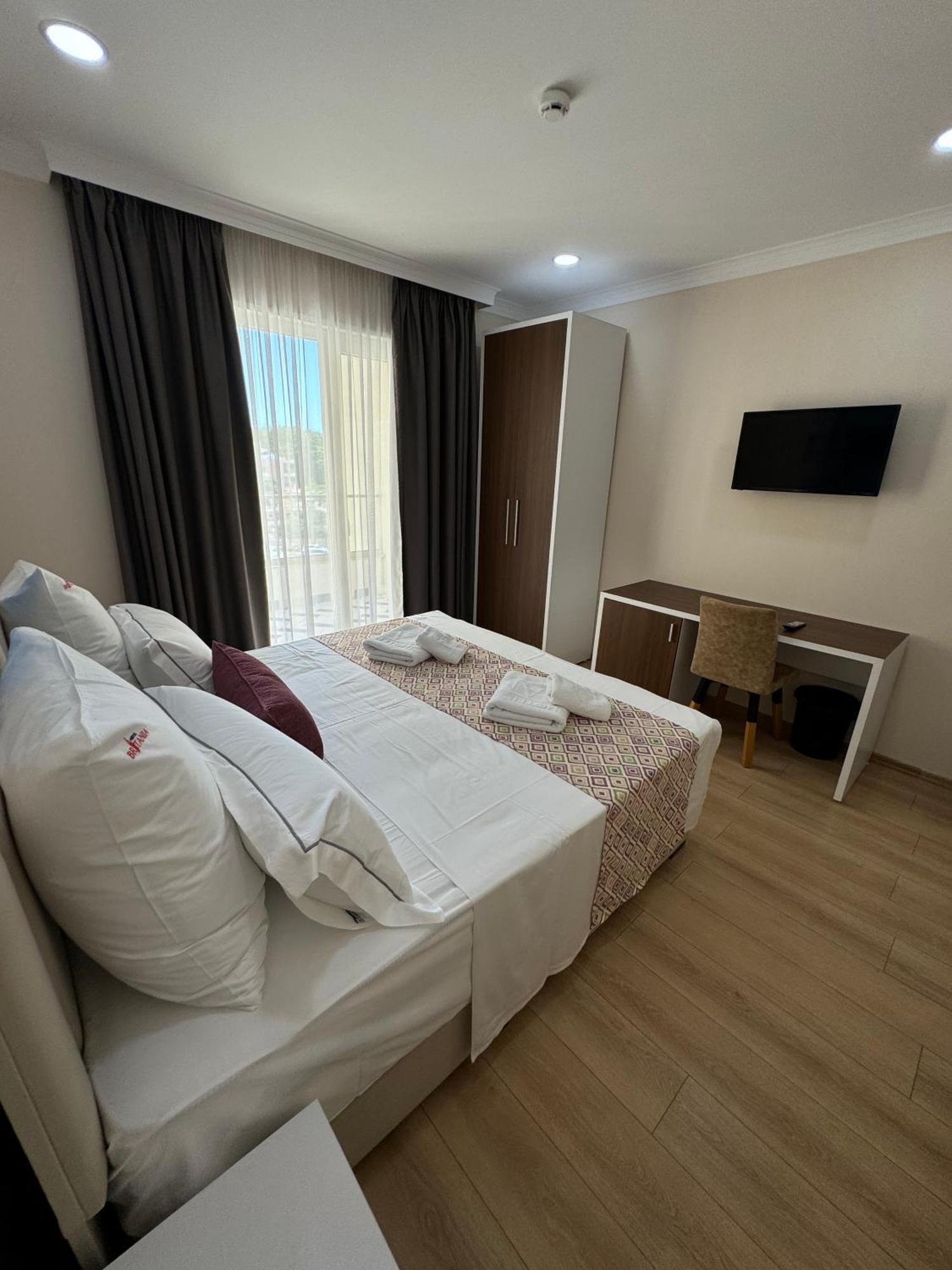 Hotel Britania Vlorë Habitación foto
