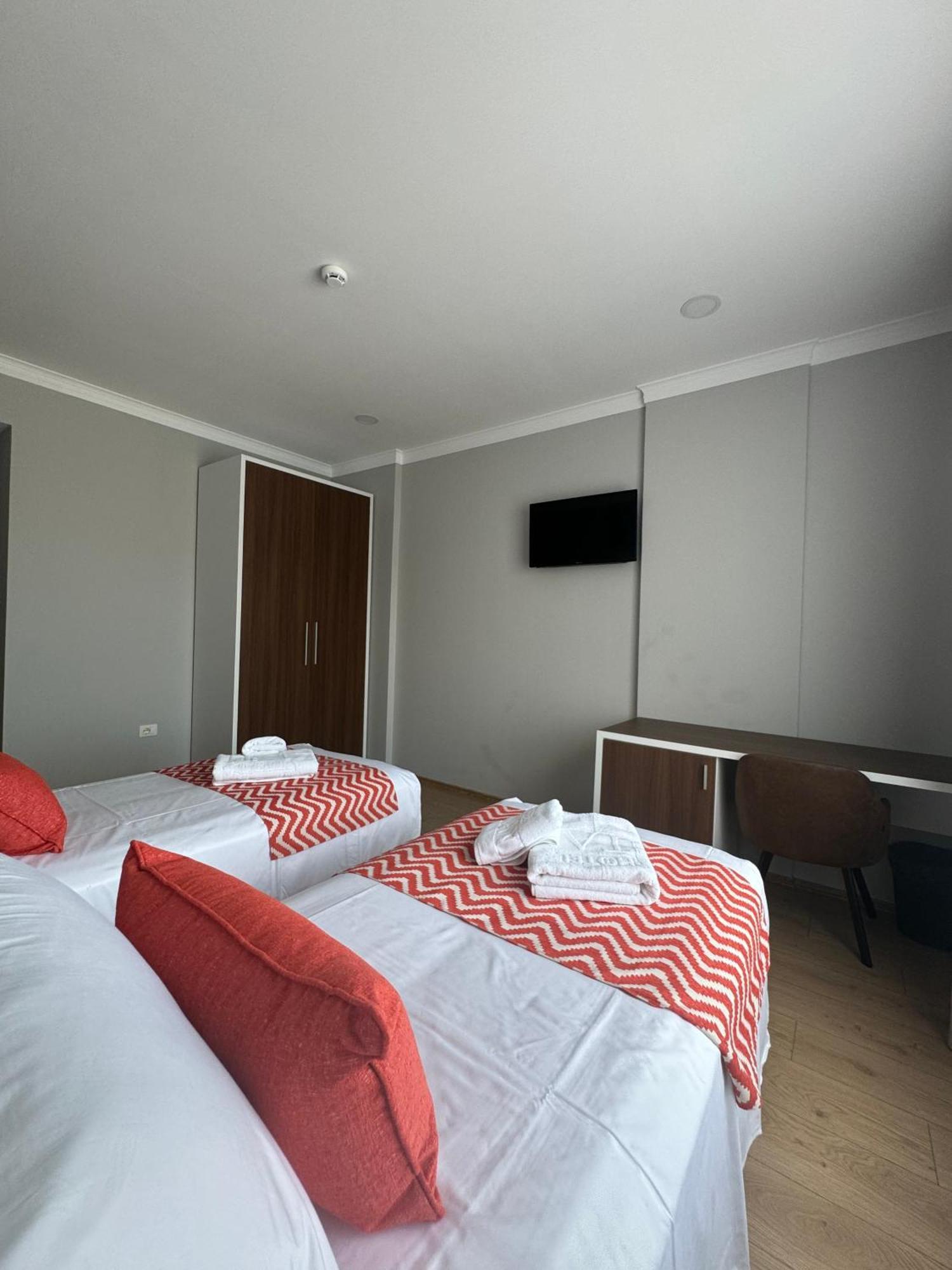 Hotel Britania Vlorë Habitación foto