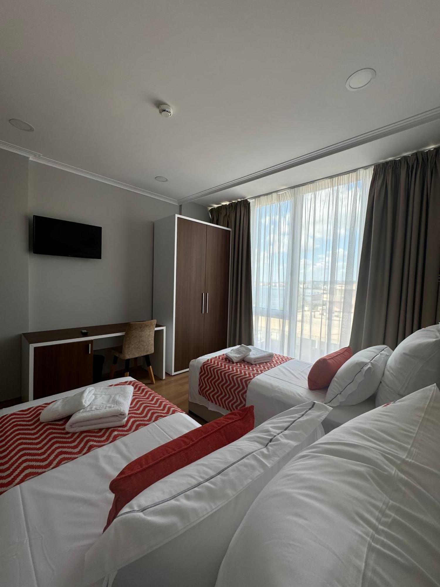 Hotel Britania Vlorë Habitación foto